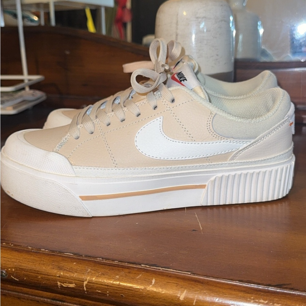Nike Court Legacy Lift sneakers